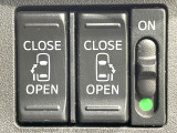 【両側パワースライドドア】スマートキーや運転席のスイッチで後席両側スライドドアの開閉が可能♪電動だから力を入れてドアを開ける必要が無く、小さなお子様でも簡単に開け閉めでき快適です♪