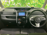 運転席周りは、使いやすさを重視した設計。操作性も高く、快適なドライビングをサポートします。