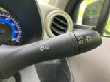 操作しやすい位置に配置されたウインカーレバーは、安全な車線変更をサポートします。直感的に操作できるので、運転に集中できます。快適な運転をサポートします。