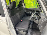 運転席シート廻りは使用感も少なく、良好な状態となっています。前オーナー様が丁寧に使っていたことがよくわかりますね。