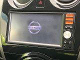 【純正ナビ】人気の純正ナビを装備しております。ナビの使いやすさはもちろん、オーディオ機能も充実!キャンプや旅行はもちろん、通勤や買い物など普段のドライブも楽しくなるはず♪