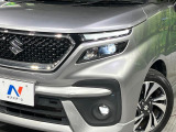 【LEDヘッドライト】悪天候や夜間走行時も良好な視界を確保し安心して運転できる高輝度LEDヘッドライトを装備!点灯速度が早く、消費電力も抑えられています。