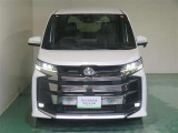 明度の高いLEDヘッドライトで、夜間の運転も安心です。