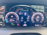 【Digital Cockpit Pro】メーター表示に加え、ナビゲ―ションのマップ、アシストシステムなど好みに応じて表示を切り替えできます。