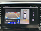 停車時にテレビや映像を楽しめるモニターを装備。休憩時間などにリラックスできます。様々なコンテンツで、快適な時間を過ごせます(走行中の視聴はできません)。
