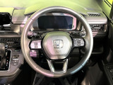 【純正革巻きステアリング】上質な革を使用することで、手にしっかり馴染みとても運転しやすいハンドルです♪