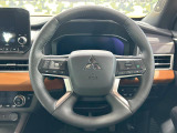 【純正革巻きステアリング】上質な革を使用することで、手にしっかり馴染みとても運転しやすいハンドルです♪