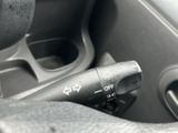 操作しやすい位置に配置されたウインカーレバー。スムーズな操作で、安全な運転をサポートします。確実な操作感です。