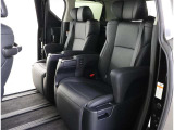 ゆとりある広々とした車内空間は、ドライブを始め買い物やレジャーなど、幅広く活躍します。一人でもみんなとでもお出かけを楽しみましょう!
