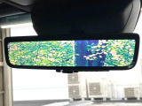 【デジタルインナーミラー】後席の大きな荷物や同乗者で後方が確認しづらい時でも安心!カメラが撮影した車両後方の映像をルームミラー内に表示。クリアな視界で状況の確認が可能です!