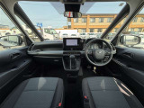 高いホールド性で運転姿勢が安定します。長距離ドライブでも疲れにくいのが魅力です。快適なドライビングライフをお送りください♪