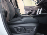 パワーシート搭載。微妙な調整が手軽にでき、ピッタリなポジションで運転することが可能です。
