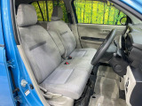 運転席シート廻りは使用感も少なく、良好な状態となっています。前オーナー様が丁寧に使っていたことがよくわかりますね。