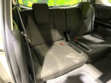 3列目シートはもちろん状態良好☆大人でもゆったりと座って頂けますので、大人数でのお出かけもラクラクです♪ご家族で、気の知れた仲間で、ドライブに行くのが楽しみですね♪