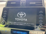 【純正9型ナビ】人気の純正ナビを装備。オーディオ機能も充実しており、Bluetooth接続すればお持ちのスマホやMP3プレイヤーの音楽を再生可能!毎日の運転がさらに楽しくなります!!