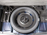 スペアタイヤが車載されております。