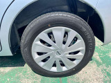 タイヤ残り溝が1.6mmになる目安として「スリップサイン」が設けられています。この車はまだまだ残ってますので、安心してお乗り頂けます!