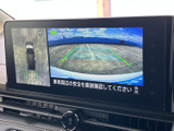 バックモニターが、駐車時の安全性を高めます。狭い場所でも、周囲の状況を確認しながら、スムーズに駐車できます。
