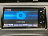 迫力あるサウンドを楽しめるオーディオ画面。CDやラジオ、AUXなど多様なソースに対応し、ドライブを盛り上げます。