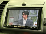 停車中に楽しめるTV機能。移動時間をもっと快適に。ご家族や友人と一緒に過ごす時間も充実します。
