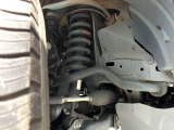 お車を安心してお乗りいただく為には、足回りの定期点検が欠かせません。サービスサポート(有償保証)では無料点検もご提供しており、安心のカーライフをお過ごしいただけるサポート体制が整っています。