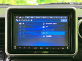 高音質なオーディオで、車内を音楽空間に変えます。お好みの音楽を楽しみ、快適なドライブを演出します。