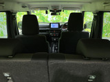 後退時の安全性を高めるバックモニターが搭載。駐車や車庫入れもスムーズに行えます。運転の苦手な方にも安心の装備です。