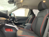 運転しやすい視界と、快適な座り心地を実現。操作性も高く、スムーズなドライビングをサポートします。