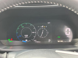 視認性の高いメーター類で、運転に必要な情報を的確に把握できる、使いやすい空間です。