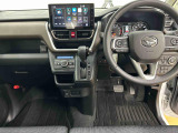 インパネは視界も良好で運転しやすい設計です!小回りが利くから、運転が苦手でも狭い路地や駐車場でも運転しやすいです。