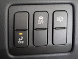 ★使いやすさや安全性を追求したステアリング周り!高級車ゆえにスイッチ類が多いのも特徴ですね!考え尽くされた配置ですぐに使いこなす事が出来ますのでご安心下さい!是非、体感してみて下さい!!
