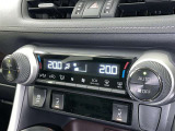 【オートエアコン】お好みの温度に設定して頂くと、車内の温度を自動調整♪快適にクルマの中を過ごして頂けます。