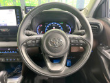 インテリアに合わせたデザインのステアリングは、運転される方のことも考え、運転しやすい形状、大きさです。是非一度、実際に触ってお確かめください。