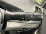 【オートライト】周りの明るさに応じて自動でヘッドライトの点灯・消灯ができる機能です!ライトの付け忘れ・消し忘れなどが無くなり、雨の日や夕方の走行も安心!トンネル通過時も便利ですね♪