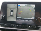 ★アラウンドビューモニター★車両の上空から見下ろすような映像で全方向見れるので、車庫入れが楽になります!