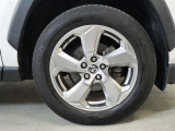 タイヤサイズは225/60R18になります。