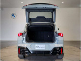 BMWではスペアタイヤが非搭載となるため、スペースは拡大されており、収納スペースとして利用可能。トランクの下にも収納スペースがあり、意外と役に立つスペースでございます。