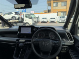 見通しのよいすっきりとした視界で、誰でも運転しやすいです。運転のしやすさは疲れにくさにも繋がりますよ♪