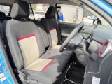 運転席シート廻りは使用感も少なく、良好な状態となっています。前オーナー様が丁寧に使っていたことがよくわかりますね。