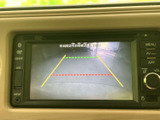 駐車時の安全性を高めるバックモニター付き。狭い場所でも安心して駐車できます。後方の状況をしっかり確認して、安全運転を心がけましょう。
