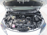 車にとって、とても大切な部分のエンジンルーム。綺麗に清掃済みで安心です。