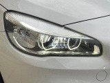 ●LEDヘッドライト:夜間走行時も良好な視界を確保し安心して運転できる高輝度LEDヘッドライトを装備!点灯速度が早く、消費電力も抑えられています。