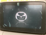 洗練されたデザインのディスプレイが、快適なドライブをサポートします。見やすい表示と簡単な操作で、運転中の情報をスムーズに確認できます。