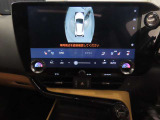 純正ナビ付です。もちろん車両後方を表示するバックガイドモニターが付いていて車庫入れ安心!