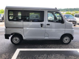 納車前にはプロのメカニックが点検、整備を行いますので安心してお乗り頂けます。