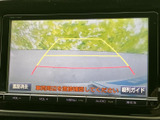 バック時の安全性を高めるバックモニター。狭い場所での駐車も安心です。後方の状況をしっかり確認できます。