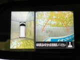 後方の状況を安全確認できるバックモニターを搭載。狭い道や駐車時の不安を軽減し、運転をサポートします。視認性の高いディスプレイです。