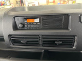 AM・FMラジオが装備されています。時計機能つきです。