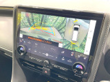 【パノラミックビューモニター】専用のカメラにより、上から見下ろしたような視点で360度クルマの周囲を確認することができます☆死角部分も確認しやすく、狭い場所での切り返しや駐車もスムーズに行えます。