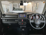 見通しのよいすっきりとした視界で、誰でも運転しやすいです。運転のしやすさは疲れにくさにも繋がりますよ♪